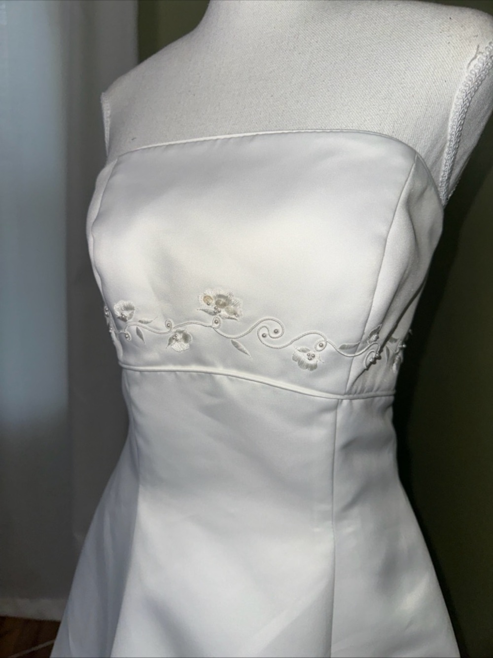David's Bridal Strapless White A-Line Satin Wedding Dress - Picture 3 of 9